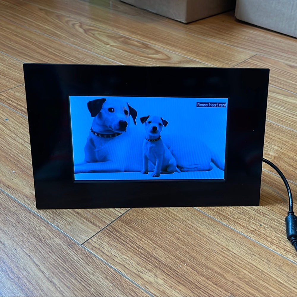 RCA Digital Photo Frame with Black Border